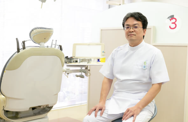 院長の西田　圭