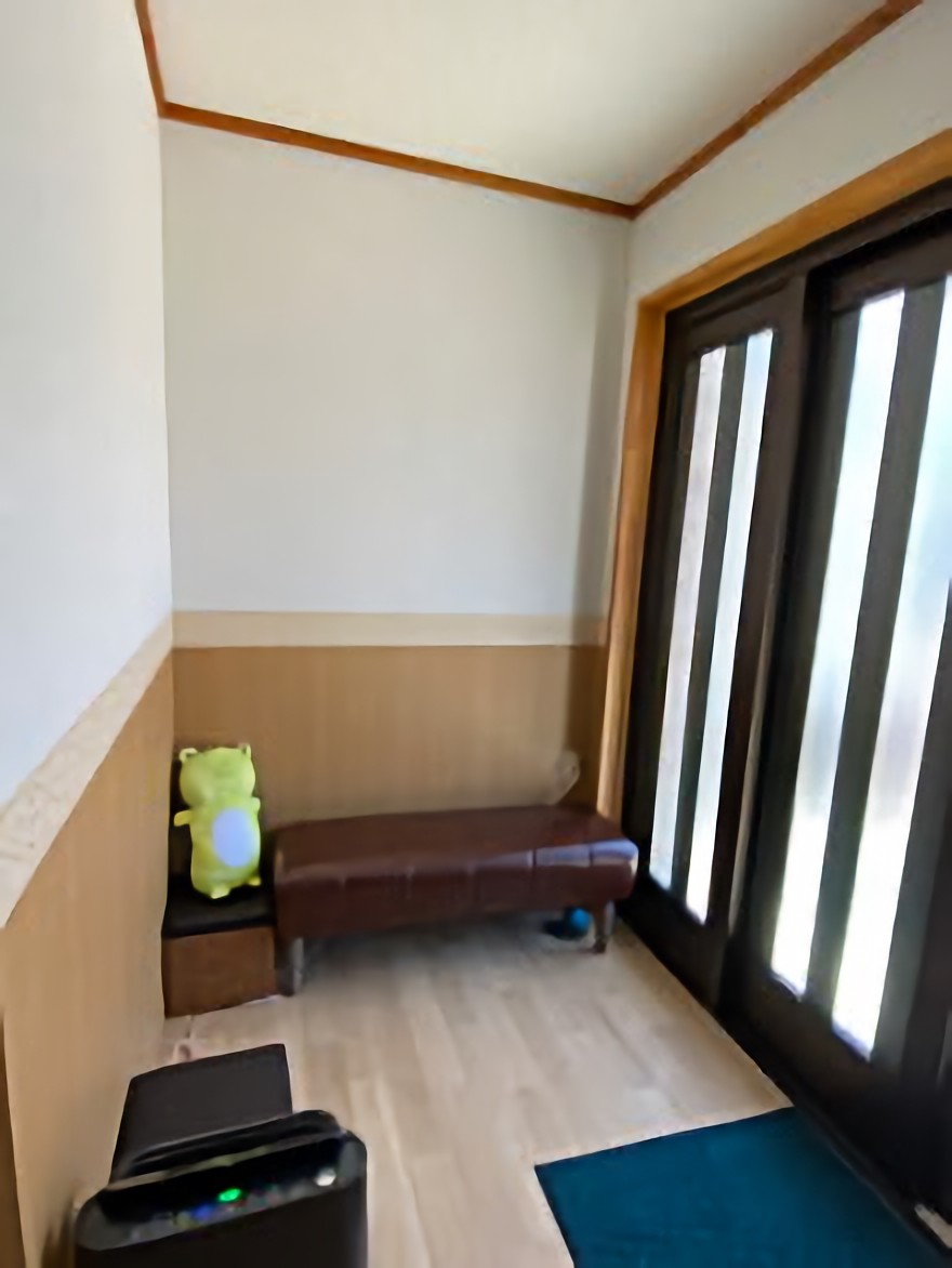 ①外観②玄関③待合室