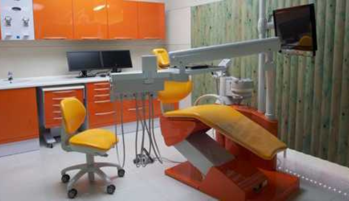 【中山駅からバスでアクセス良好】通いやすさと先進医療を両立した「ファミリーセンター歯科」