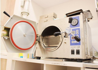 オートクレーブという装置で様々なウイルスの滅菌をしております