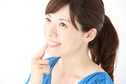 審美治療を通じて見た目の美しさだけでなく、歯の機能回復にも配慮した治療が行われています