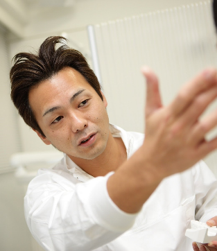 院長の佐久間 健志