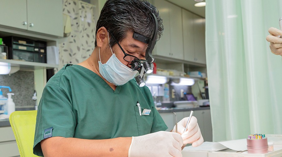 琉球大学医学部附属病院の歯科口腔外科で培った経験をもとに、専門性の高い口腔外科診療に取り組んでいます。