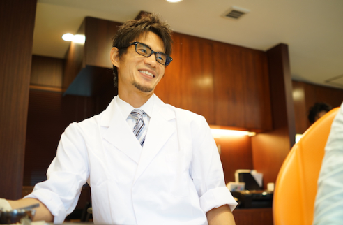 院長の毛利 啓銘