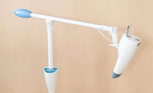 ビヨンドホワイトニングという白い歯を実現する機器です