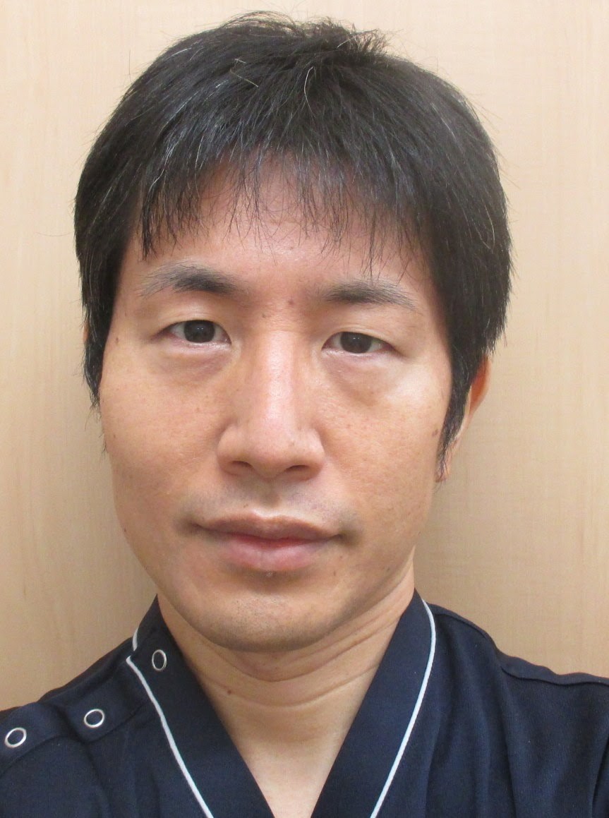 患者様の声に耳を傾け納得のいく治療を提供する

えんどう歯科では、小さなお子様からご高齢の方まで誰もが安心して通えるよう、なるべく歯を削らず、抜かない治療を基本方針に掲げています。失われた天然歯は元には戻らないという考えのもと、インフォームドコンセントを徹底し、事前の対話を欠かしません。抜歯が避けられない場合はその後の補綴方法まで詳細にお伝えし、患者様ご自身が心から納得したうえで治療を選択できるプロセスを重んじています。

また、治療に伴う時間や費用、肉体的な負担を軽減するため、虫歯や歯周病を未然