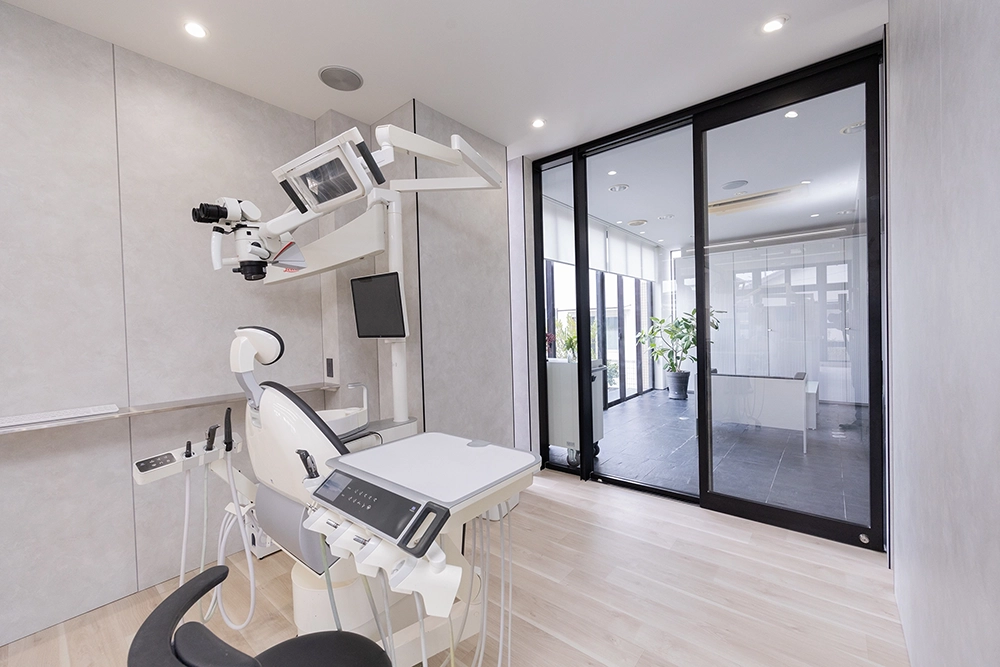 【御厨駅から車で10分】マイクロスコープ完備・精密治療に注力する一成歯科