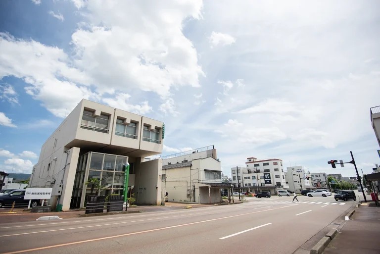 【長岡駅から車で5分】【平日18時まで診療】幅広い世代が安心して通える体制を整える永井歯科医院