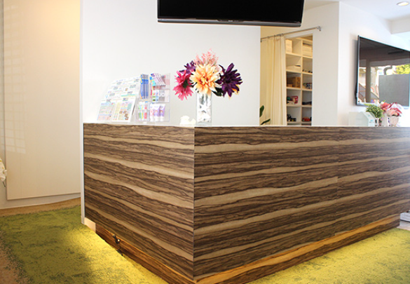 【土日も17時半まで診療】お子様の付き添いができるファミリーブースもあるエール歯科クリニック