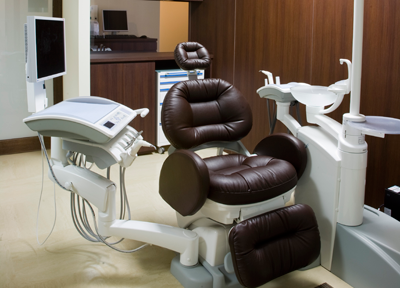 高度な技術力と経験を活かした確実なインプラント治療