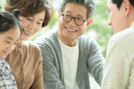 保険と自費の入れ歯を取り扱っております