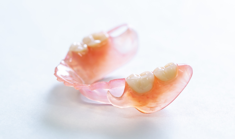 優れた審美性を誇る自由診療