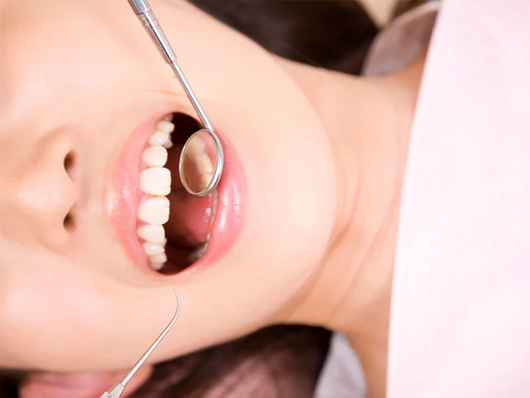 できるだけ歯を削らず、神経を取らない治療を重視しています