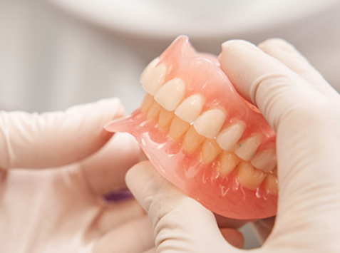 ご要望に合った入れ歯を製作します