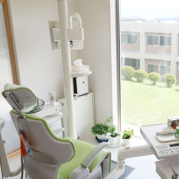 【土曜日診療あり】最新の医療技術と心温まるサービスを提供する【デンタルヘルスクリニック】