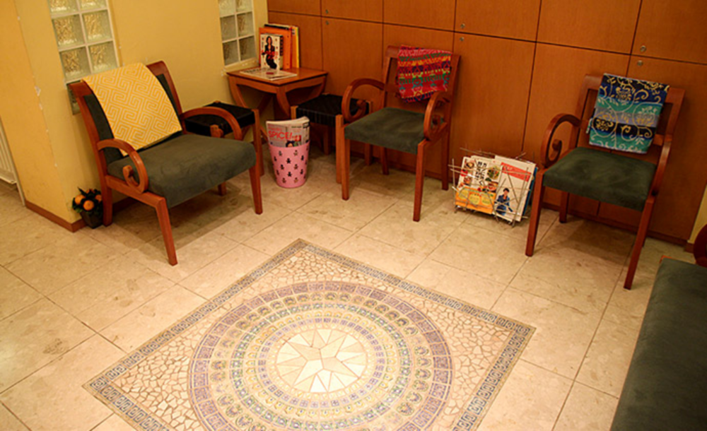 ①診療チェア②待合室③診療チェア