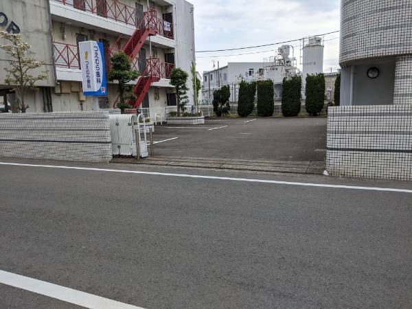 駐車場を完備しているのでお車でも通院できます
