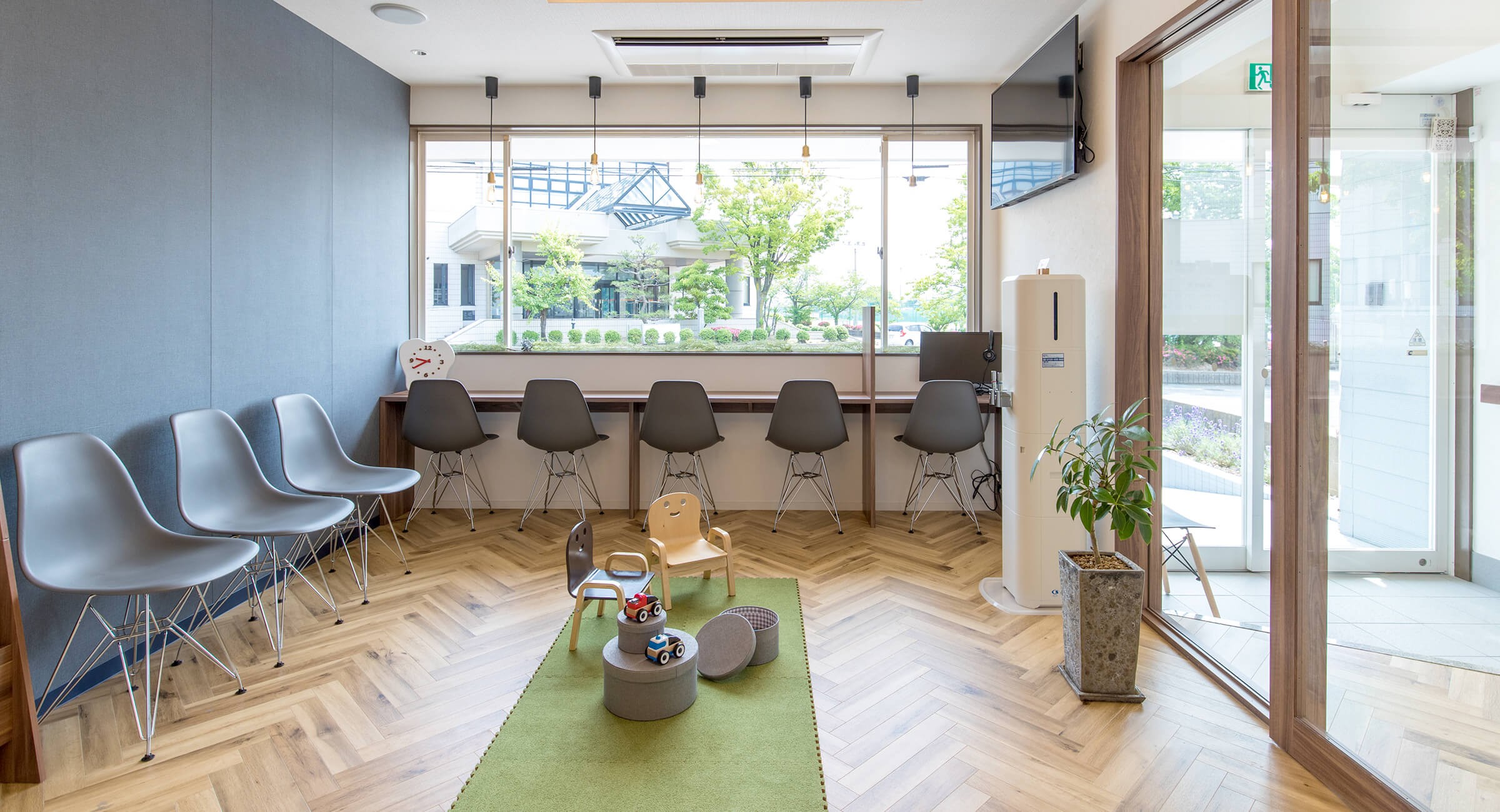 お子様が遊べる空間がございます