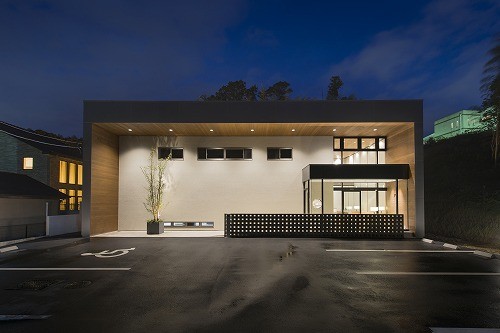 【バリアフリー・キッズスペース完備】落ち着いた空間で、未来まで見据えた歯科医療を提供する中嶋歯科医院