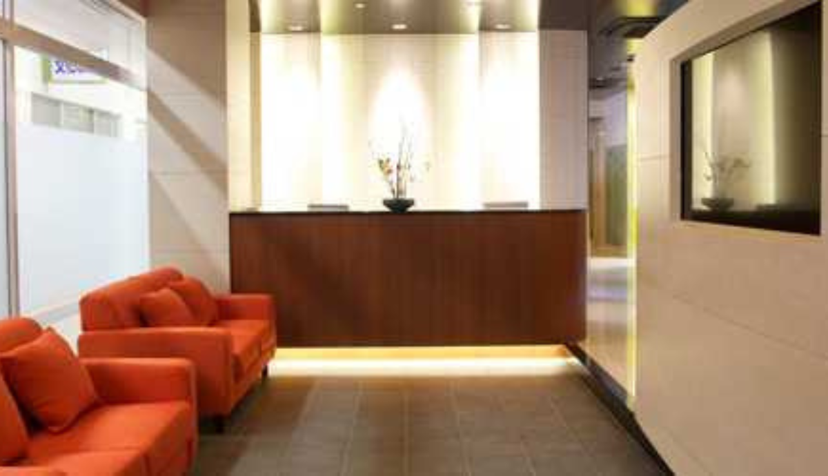 【中山駅からバスでアクセス良好】通いやすさと先進医療を両立した「ファミリーセンター歯科」