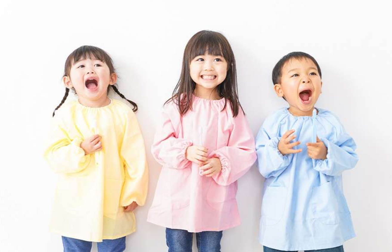 将来の歯並びや顎の成長に大きな影響を与えるため、虫歯の予防だけでなく、歯並びの管理にも注力しています。