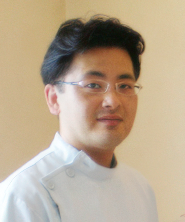 院長の高津 大弥