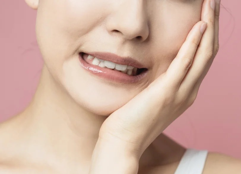 お口全体の状態や噛み合わせを確認したうえで、一人ひとりに適した治療をご提案しています。