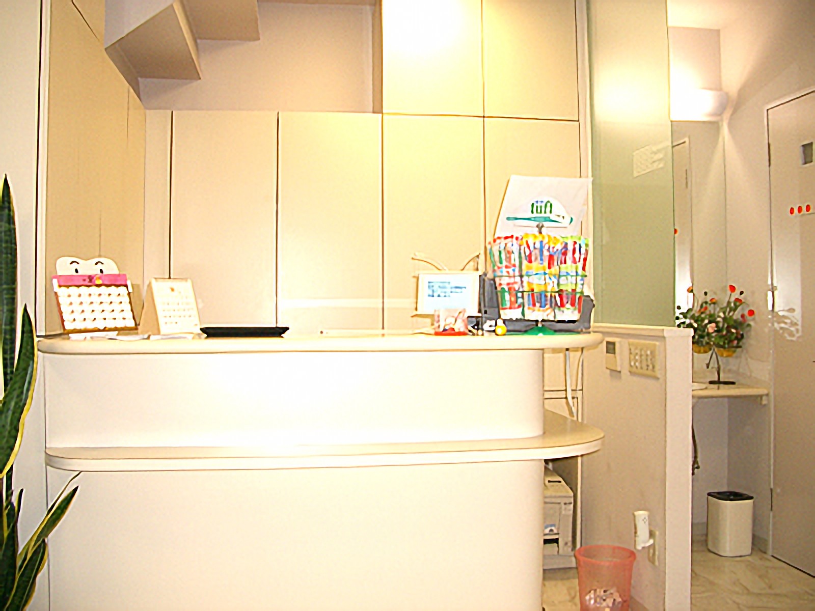 ①外観②入口③受付