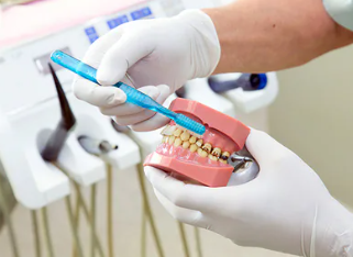 お子様の年齢や生活スタイルに合わせた取り組みやすいアドバイスを行い、お子様の大切な歯を守るお手伝いをしています。