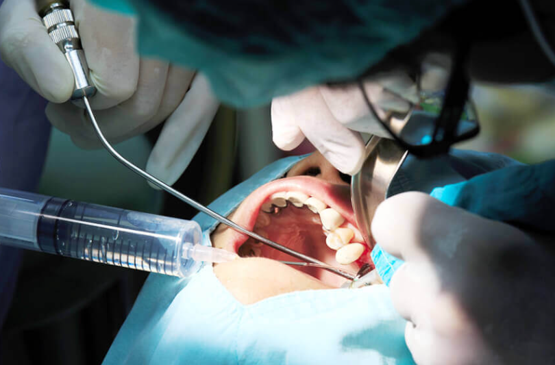 長年の実績と確かな技術で安全性と機能性を実現するインプラント治療