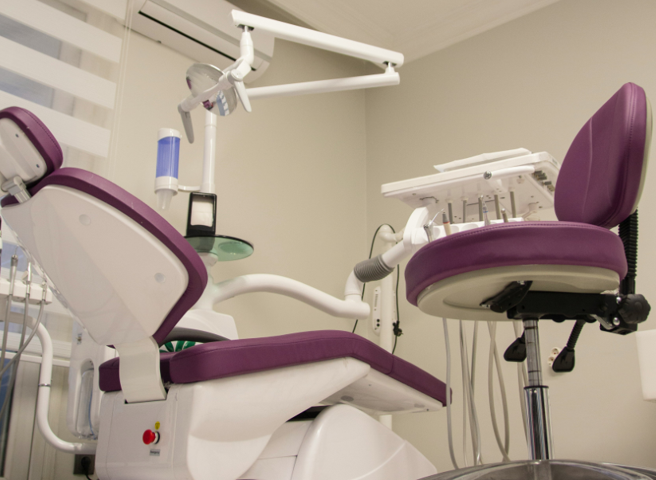 【高槻駅から徒歩3分】平日20時まで診療・地域に根ざした阿部歯科医院