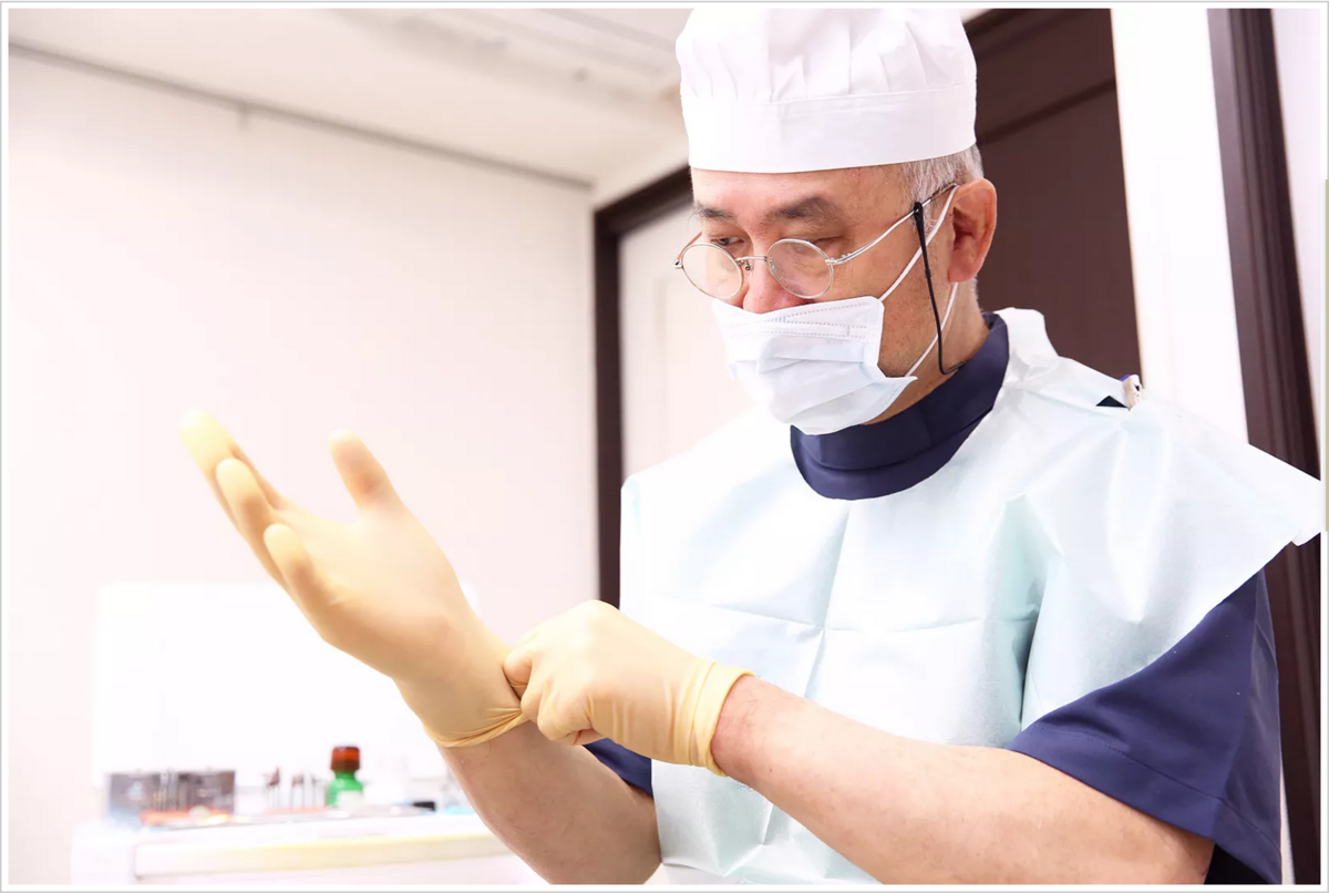 高倍率ルーペを使った精密な治療