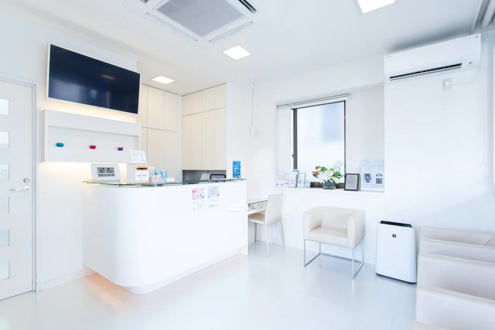 ①診療室 ②受付 ③待合室