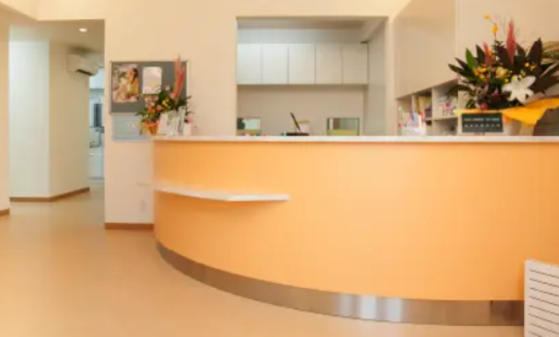 ①外観②受付③診療室