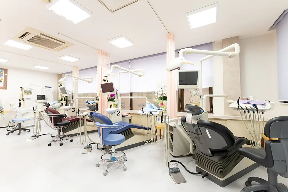 定期的なメインテナンスを通じて、最新の医療情報を活用しながら患者様に喜んでいただける歯科医療を提供しています