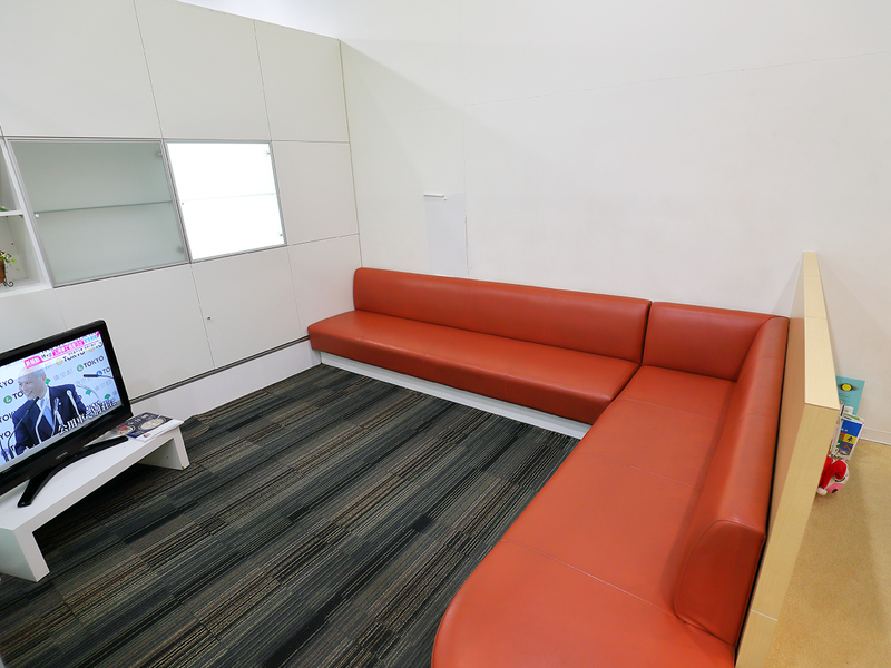 ①受付②待合室③診療チェア