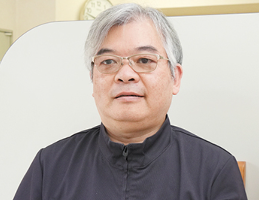 院長の中里 修司