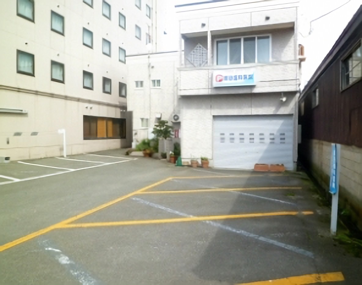 ①受付②待合室③裏駐車場