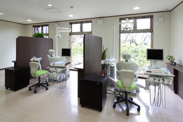 季節の変化を感じられる落ち着いた空間づくりを大切にしています。