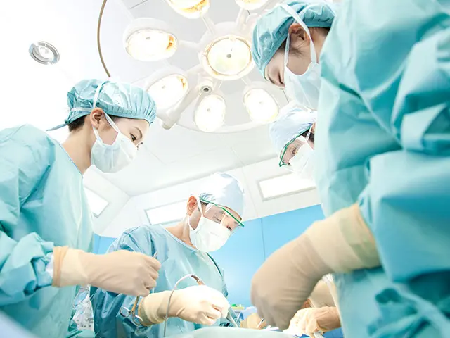 専門的な診断と治療により患者様の口腔外科的な問題に包括的に対応しています