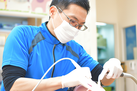 歯周病菌は、プラーク1mmに1億個存在しているとされています