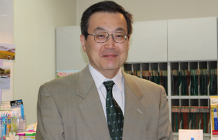 院長の柳川 敏夫