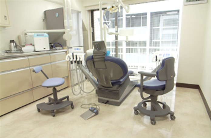 【土曜日診療対応】【自由診療専門】患者様の健康と安心を最優先に考えた治療を提供する「岩田有弘歯科医院」