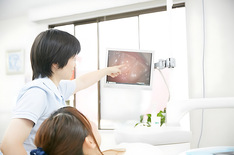 正確な診断と超音波スケーラーを用いた施術で歯周病の進行を抑制