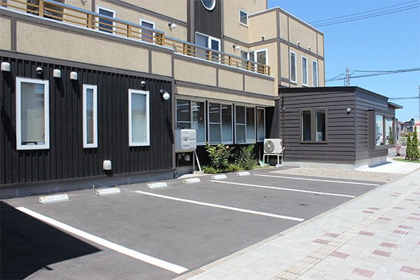 【七戸十和田駅 車で21分・駐車場完備】痛みに配慮した診療と幅広い治療に対応する高屋歯科医院