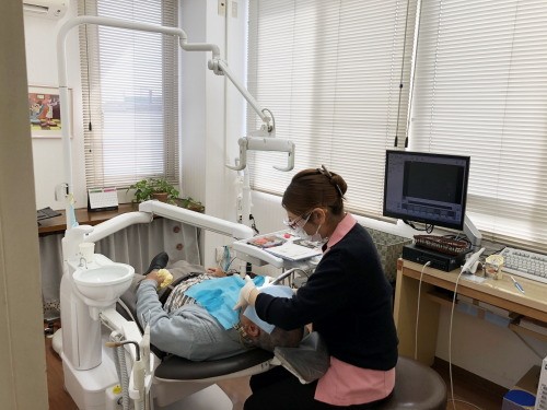 ホワイトニングは個室で行います