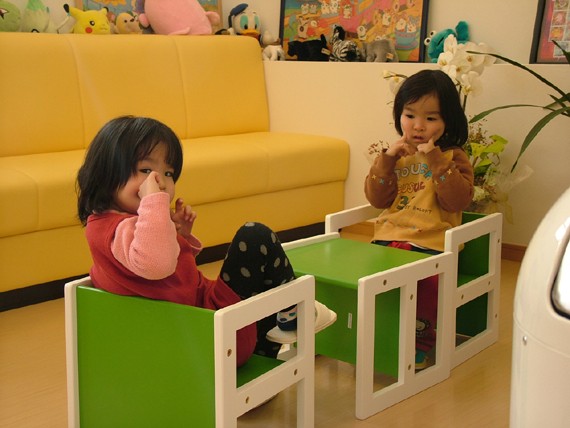 待合室ではリラックスして治療をお待ちください