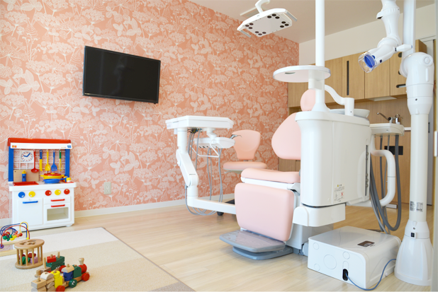 ①キッズスペース②患者様用トイレ③診療チェア