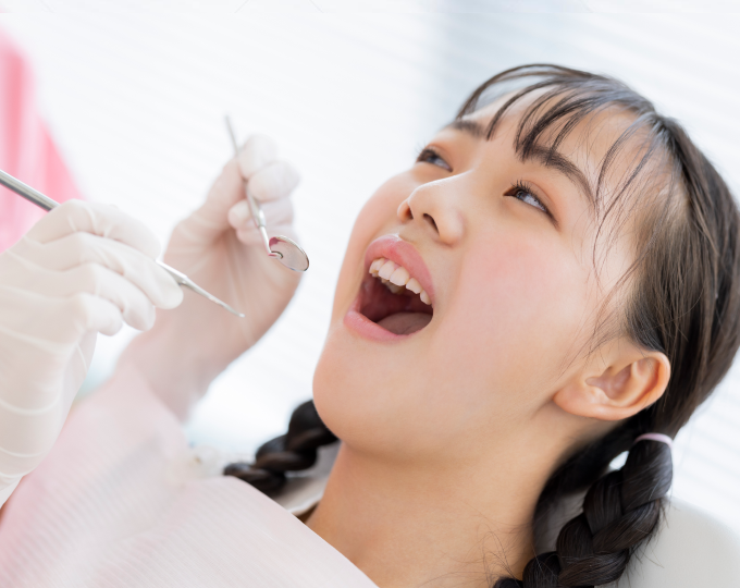 【金剛高校前バス停 徒歩1分】地域の口腔健康を守る、多様な診療が受けられるおがや歯科クリニック