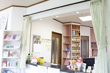 ①受付②待合室③診療室